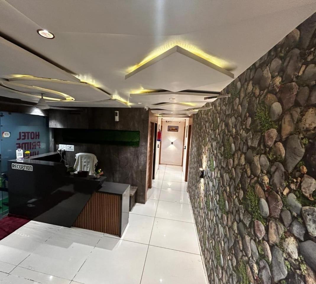 Prime View Hotel Ahmedabad Exterior foto